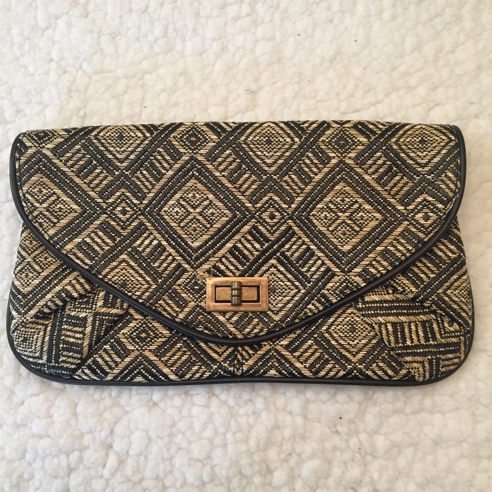 NWOT Clutch